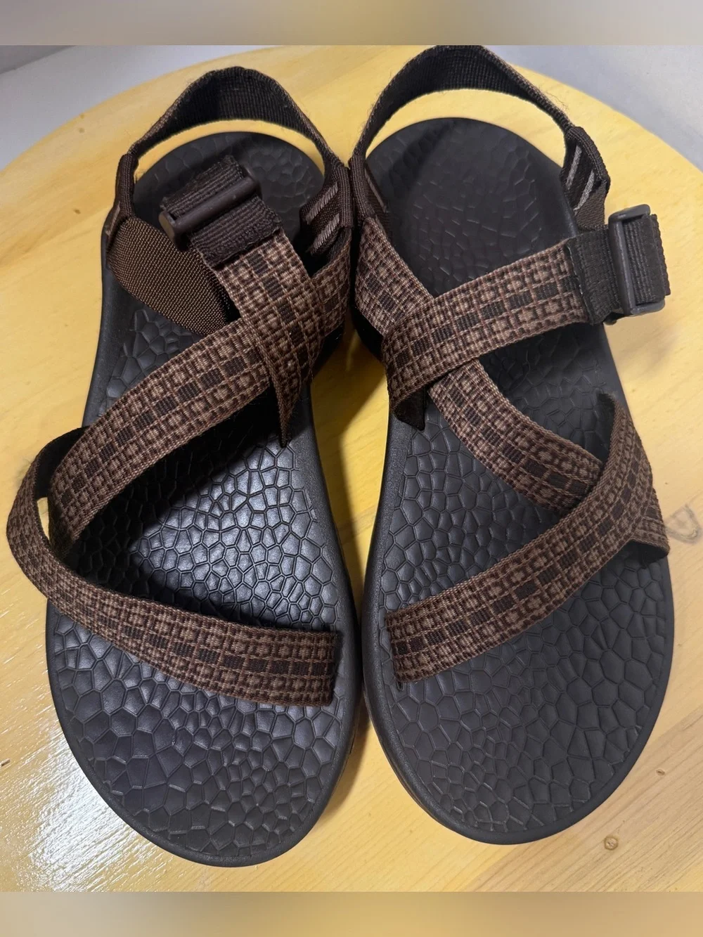 Chaco Z1 Classic Mens Hiking Sandals Size 10 Flint Gray Brown Strappy Water Shoe